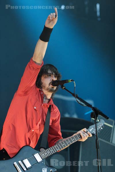 FOO FIGHTERS - 2005-08-26 - SAINT CLOUD - Domaine National - Grande Scene - 